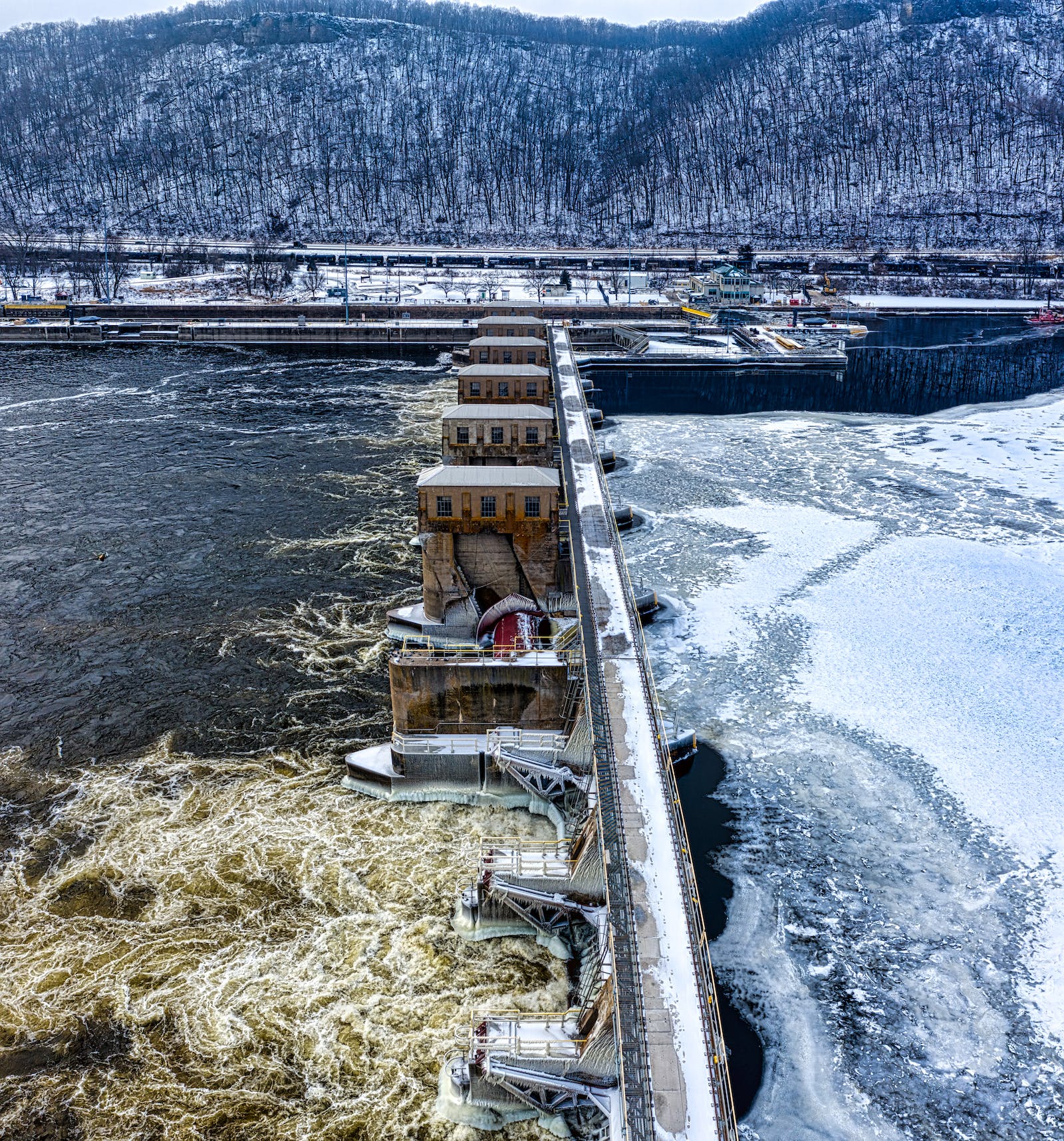 （圖：南輝水處理消泡劑應(yīng)用）