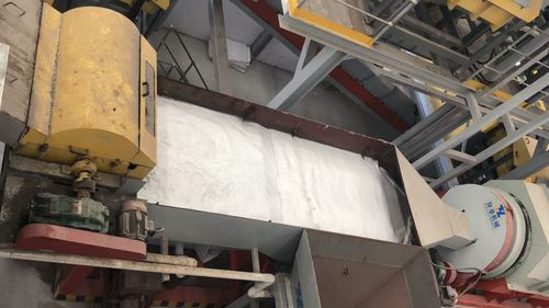 （圖：工業(yè)清洗泡沫）