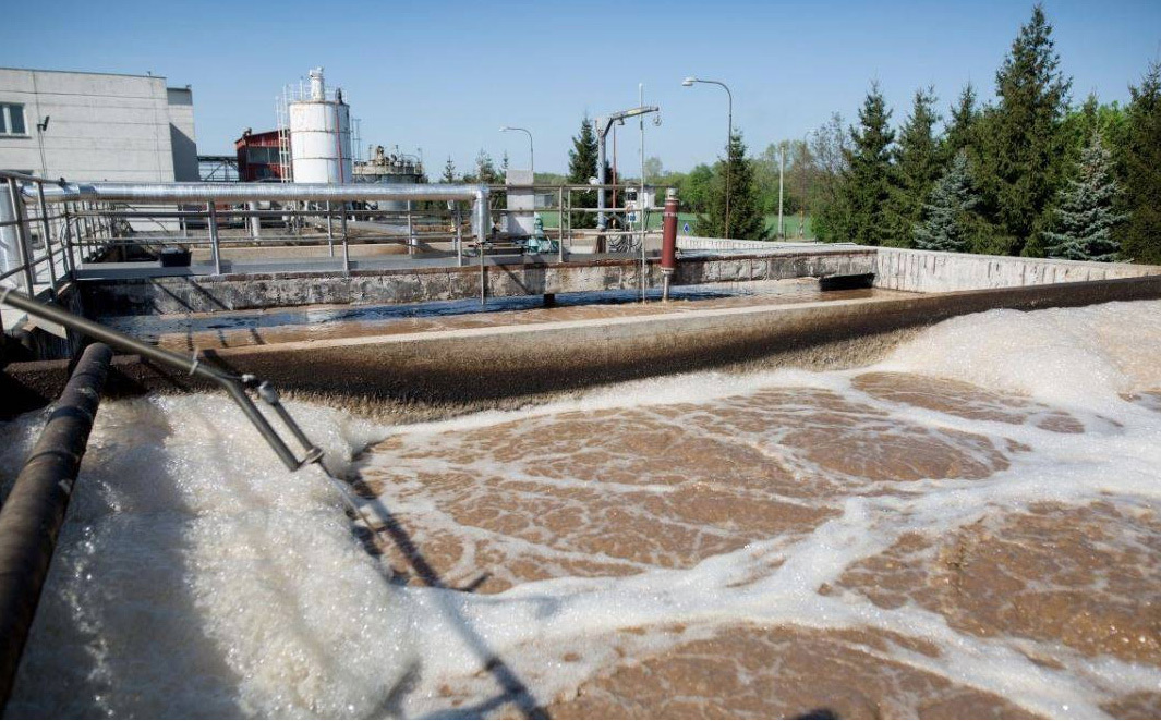 (圖:工業(yè)循環(huán)水泡沫池)