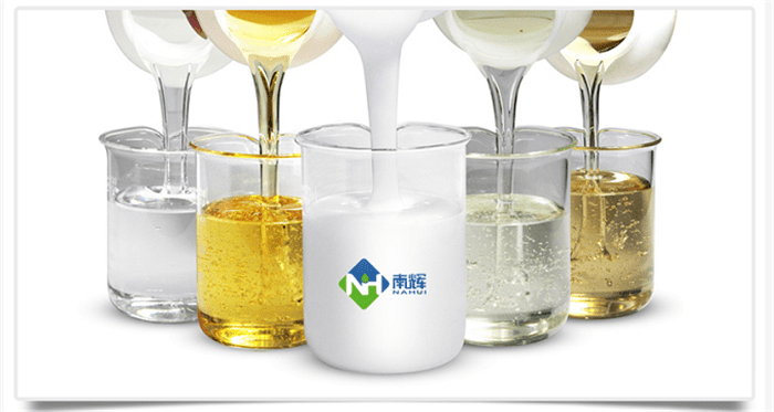 (圖:南輝定制線路板污水消泡劑樣品)